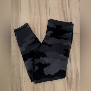 AERIE CAMO LEGGINGS XL